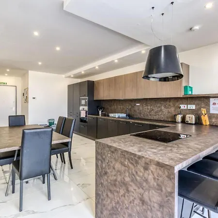Swieqi Luxury Charm Cityline View Apartmán Ta' Gokondu